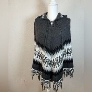 Alpaca Wool Poncho Sweater One Size Fringe Hem Gray black white